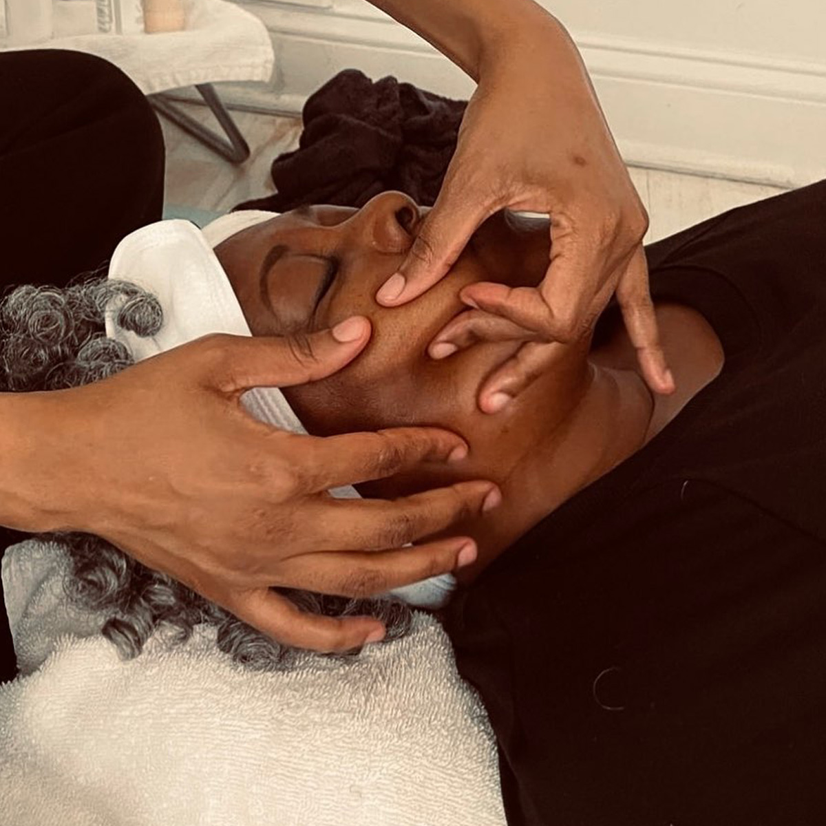 EOS-Instragram-FemaleFacial2